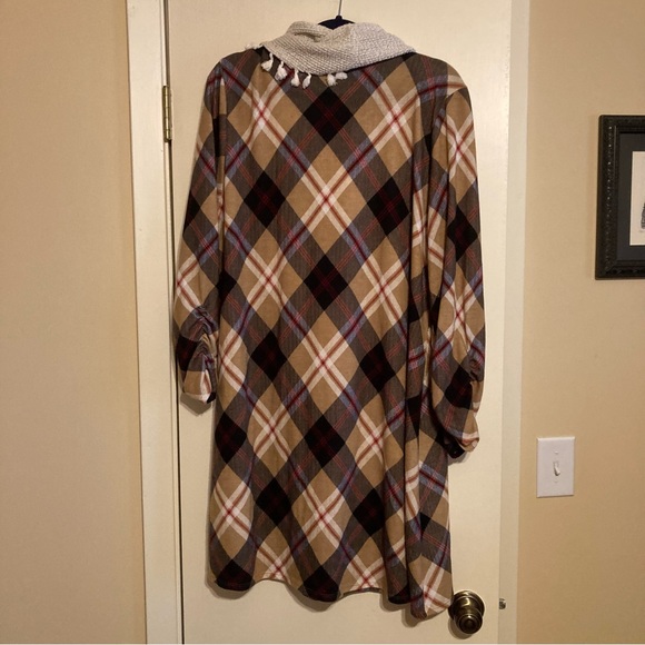 Robert Louis plaid tunic dress with attached but removable scarf - Picture 4 of 5